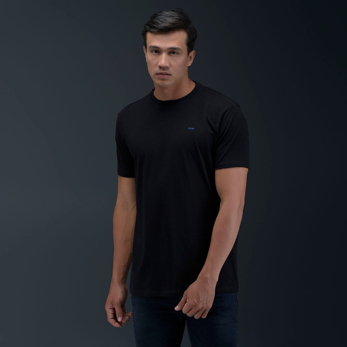 Camiseta Negra Básica