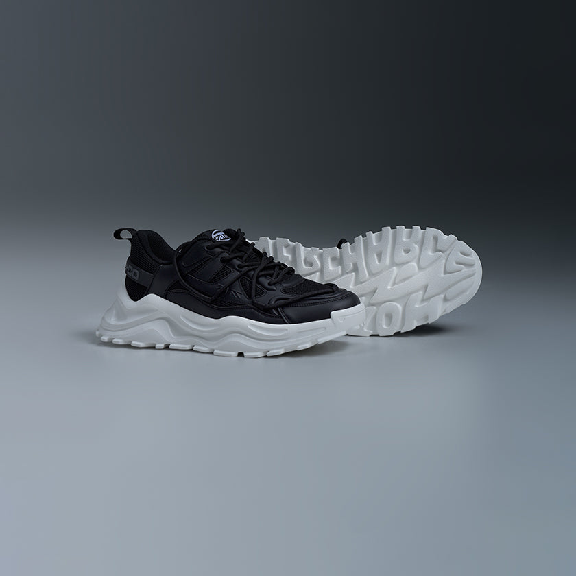 SNEAKERS OVERCHARGE