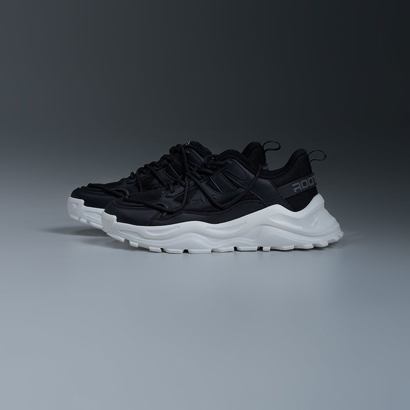 SNEAKERS OVERCHARGE