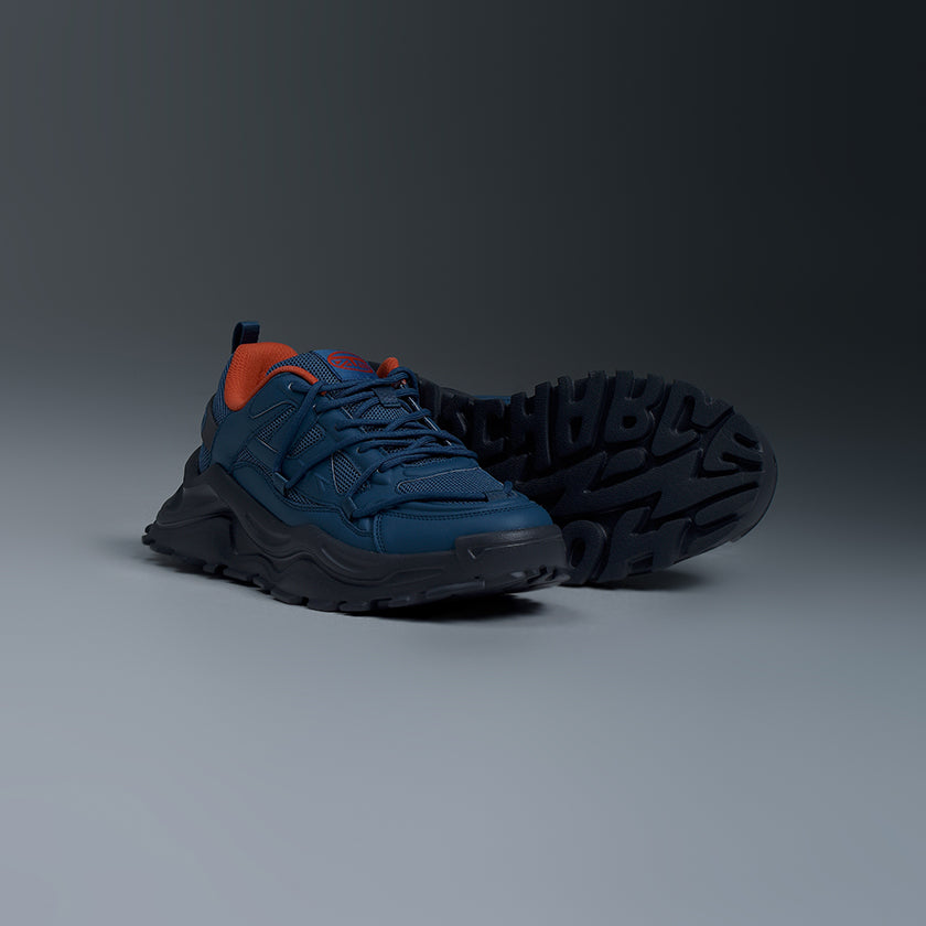 SNEAKERS OVERCHARGE